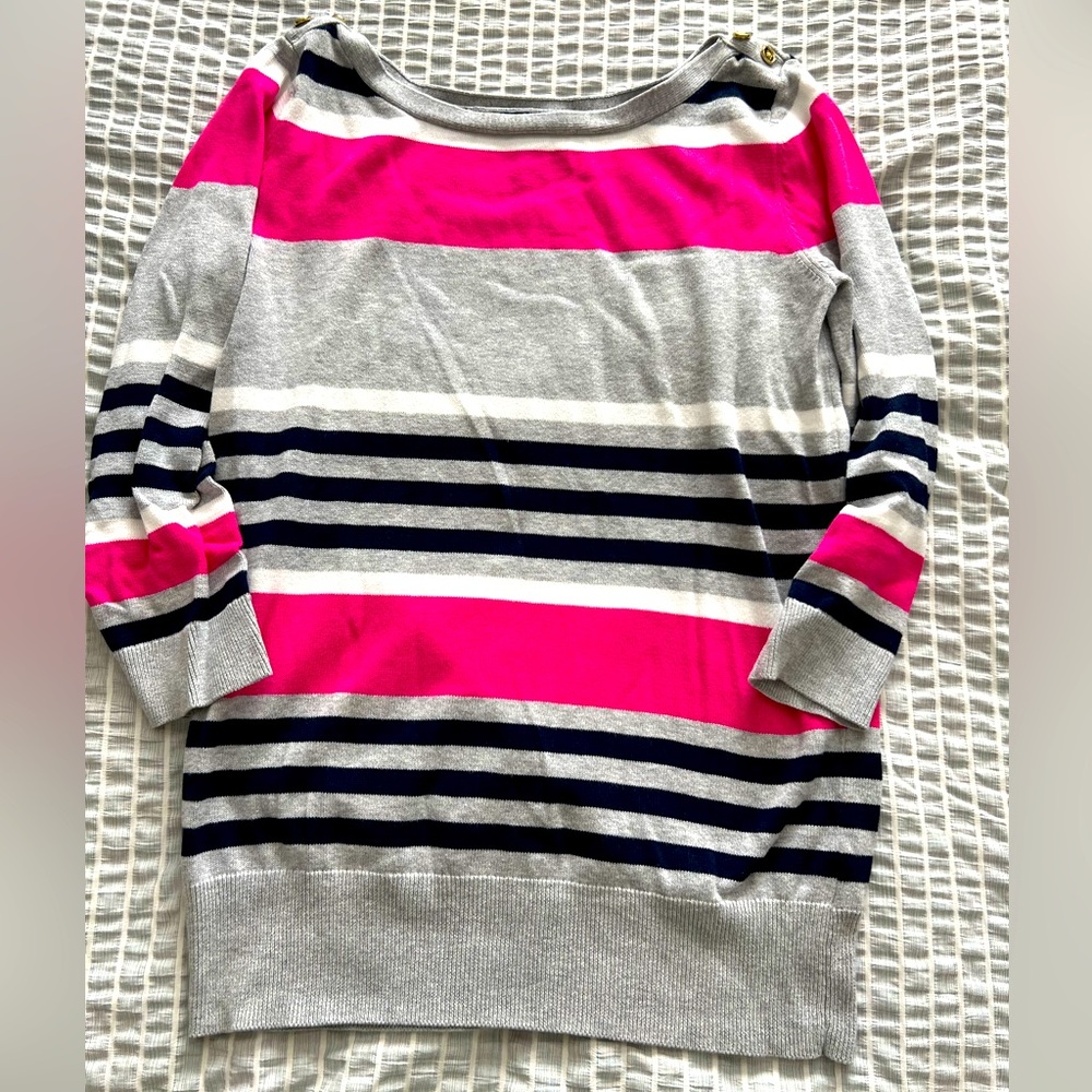 Gap sweater